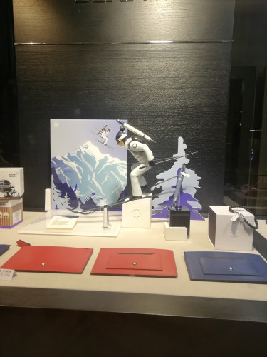 IMG_20230312_183647.jpg (2.77 MiB) Visto 2771 volte il portapenna è l'omino sciatore, se non si capisse!