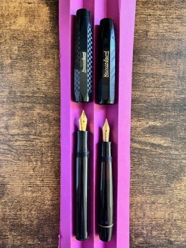 IMG_4946.jpeg (201.92 KiB) Visto 5221 volte Moderna a sx; anni 50 a dx