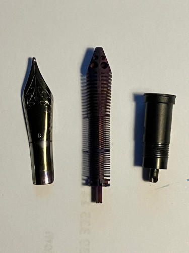 Jowo nib disassembled.jpg