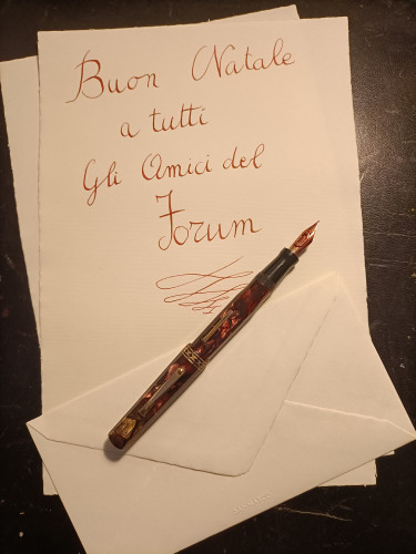IMG20241224200740.jpg (9.29 MiB) Visto 2412 volte La famosa Doric Eversharp pescata al mercatino con inchiostro "India Red" di Graf von Faber Castell su carta Regina delle cartiere San Marco