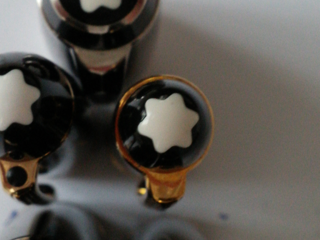 Si nota un'imperfezione nella stellina della "145T" nella parte sinistra, nell'incavo tra le due punte