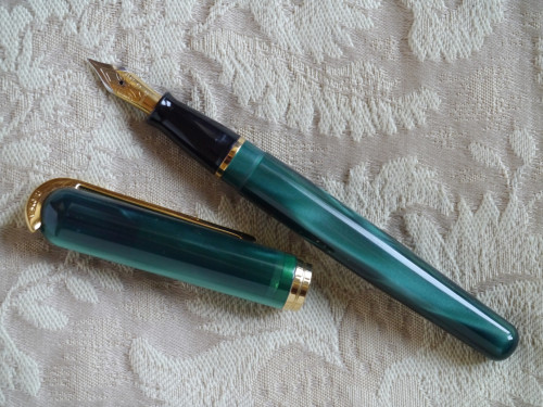 P1170111-3 Visconti Pericle green.jpg