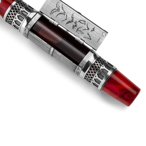 montegrappa-universal-monsters-dracula-le-fountain-pen-detail-4.jpg