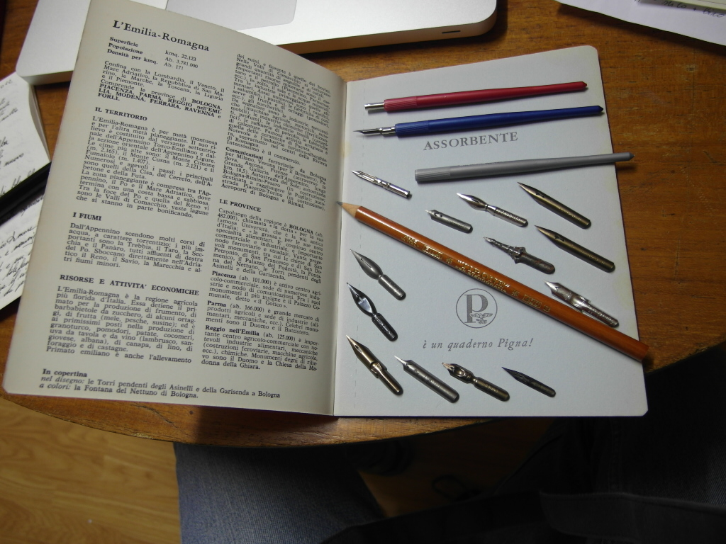 L'allegra comitiva dei doni ricevuti..Natale quando arriva arriva... :-)