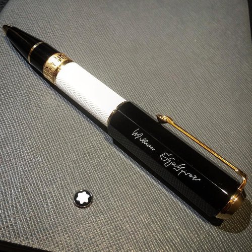 tumblr_o1crrt1pyH1qz6bgco1_1280.jpg (232.05 KiB) Visto 6700 volte W.E. William Shakespeare Sfera