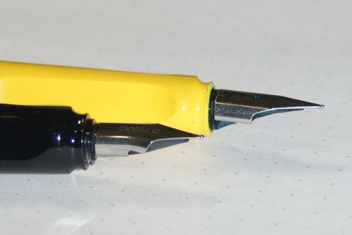 r91pzRv.jpg (223.88 KiB) Visto 1529 volte confronto pennino 599 vs Lamy