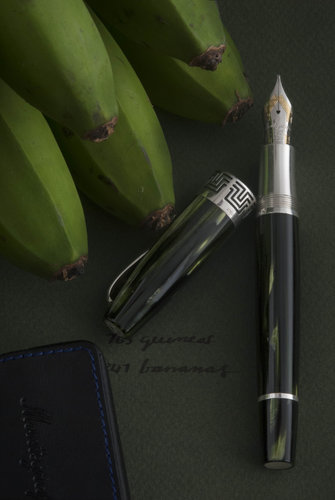 Montegrappa Extra 1930 Acque del Sile studio in verde (1).jpg