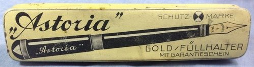 14. 800px-Astoria-No.2-Overlay-FlowerPanelBands-Open - detail.jpg (70.28 KiB) Visto 5643 volte Questa foto l’ha scattata l’agente segreto M-0012