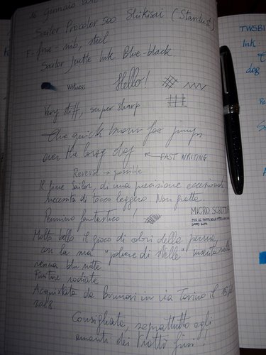 La prova di scrittura con Sailor Blue Black, su carta Clairefontaine Papier Velouté, 90 g/mq