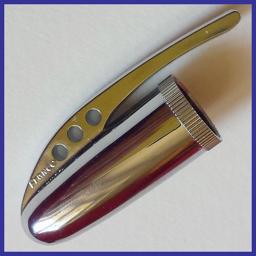 05.jpg (78.66 KiB) Visto 3798 volte particolare del cappuccio: la scritta France sul retro