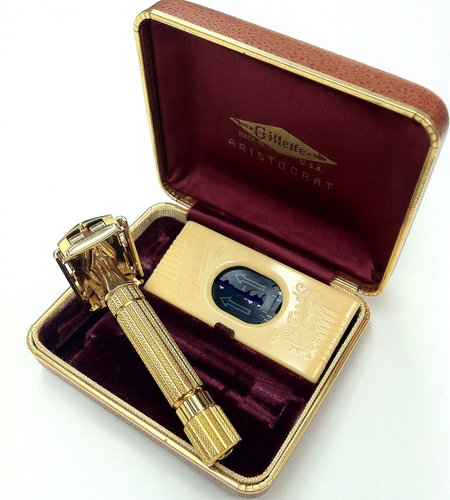 3_57.JPG (342.88 KiB) Visto 4529 volte Gillette Aristocrat De Luxe Gold (1948 ca.)