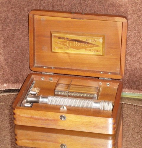 3_57.JPG (348.66 KiB) Visto 4529 volte Gillette Big Fellow (1920 ca.)