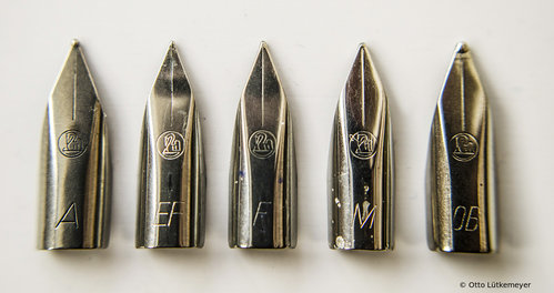 Pelikan-1969-Pelikano-Stahlfeder.jpg (332.46 KiB) Visto 2923 volte Pennini Pelikano dal 1969 al 1973