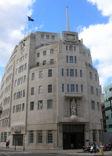La sede della BBC inaugurata negli anni Trenta rivela la sua impeccabile impostazione razionalista