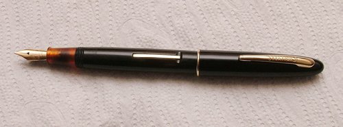 1600px-Sheaffer-WirebandLever-Craftsman-Black-Posted.jpg