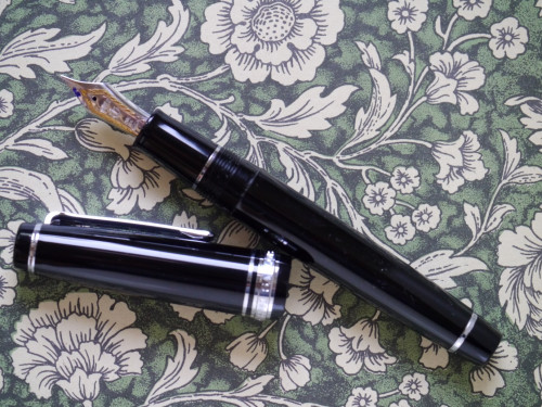 P1160436-3 Sailor Pro Gear.jpg