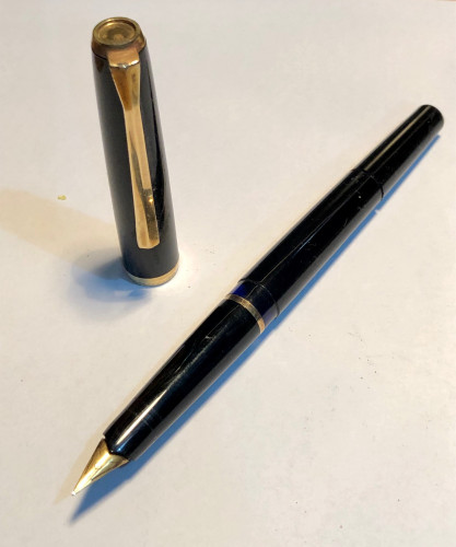 Questa invece è una pelikan MK10, vero?