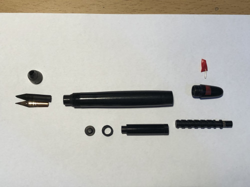 Penna disassemblata e componenti