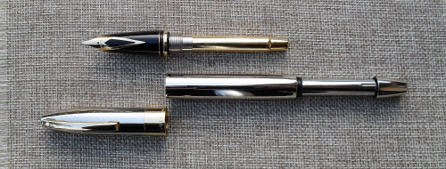 Sheaffer Legacy II - open.JPG