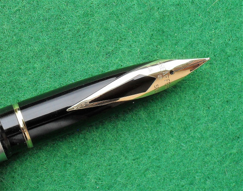 Sheaffer Targa - nib.JPG