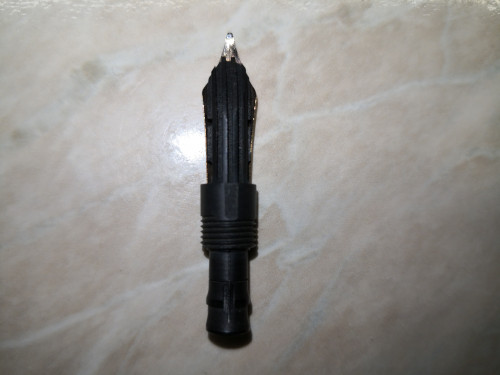 IMG_20210528_225751.jpg (2.05 MiB) Visto 1783 volte Qui si vede bene che il taglio non si trova a metà della scanalatura centrale ma è in corrispondenza del lato.