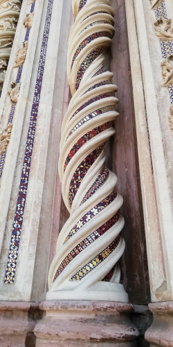 IMG_20190817_123336.jpg (2.46 MiB) Visto 1669 volte duomo di Orvieto