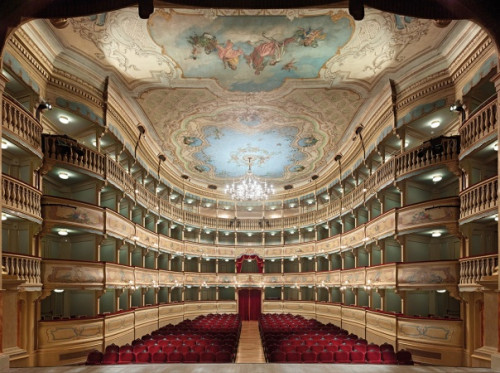 8. ROVERETO Teatro Zandonai.jpg