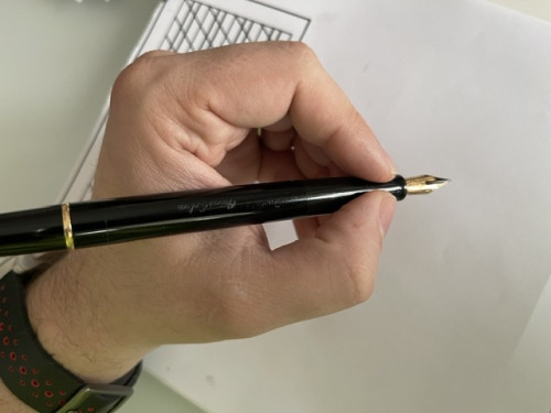 AAA66728-E8FD-4F57-9E5A-14E00347D6DE.jpeg (58.37 KiB) Visto 854 volte Impugnatura della penna corretta