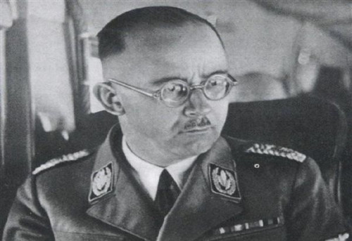 21A54412-BE61-48A0-8646-ACB979E593FF.jpeg (158.7 KiB) Visto 1464 volte Proprio un Marcantonio di tedescone, nevvero?