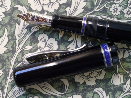 P1150466-3 Visconti Voyager Midnight blue ring.jpg