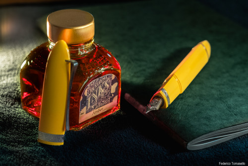Diamine Majohn.jpg (1.95 MiB) Visto 9657 volte Moonman Majohn V60 - Diamine Amber - Abulafia