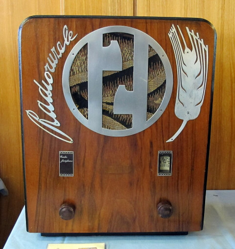 Radio_rurale_di_marca_savigliano_(italia),_1935.jpg