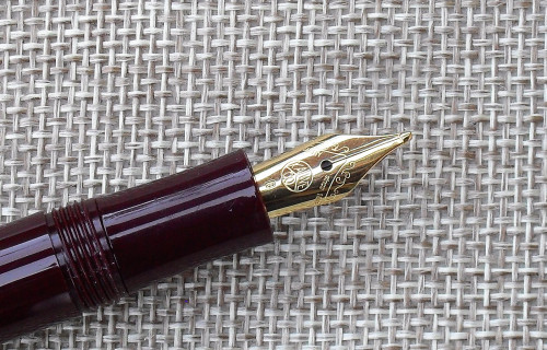 Kaweco Sport Classic bordeaux -  nib closeup.JPG