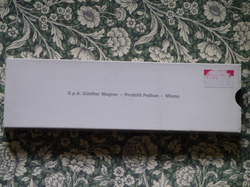 P1200514-3 Pelikan box.jpg