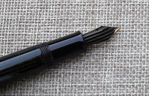 Pelikan 400 NN - feed.JPG